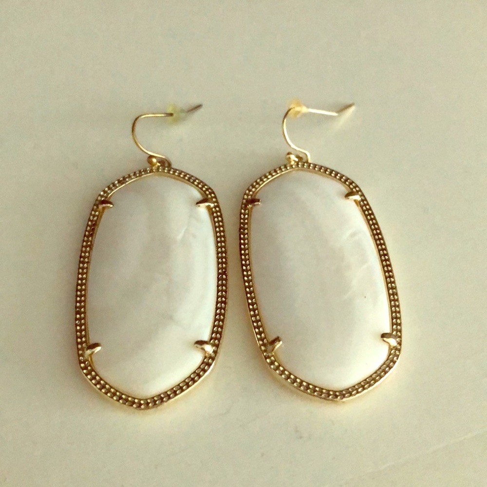 Kendra Scott mother of pearl and gold earrings